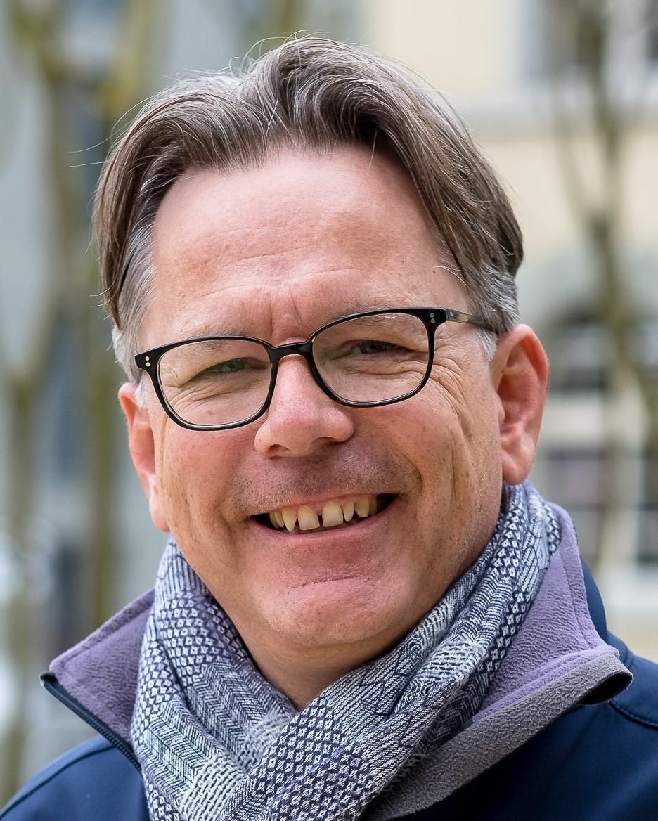 Dr. med. Bernhard Studer