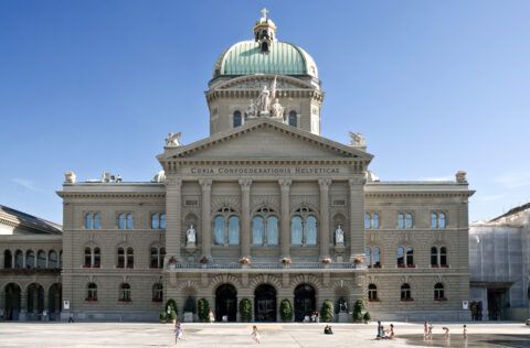 Bundeshaus_Bern_2009_Flooffy-480x316.jpg